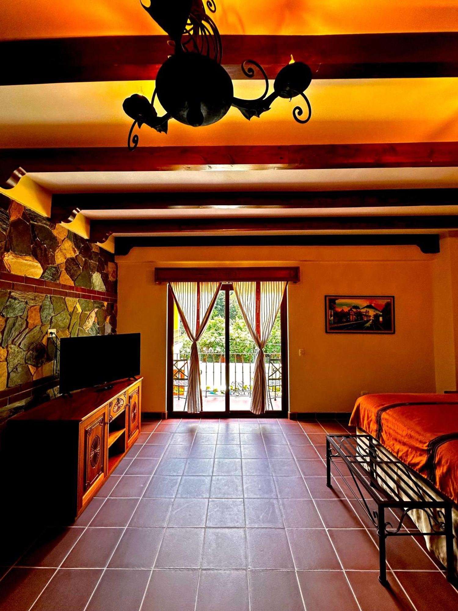 Hotel Jotam Panajachel Extérieur photo